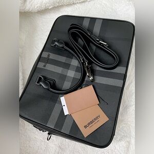 Super SALE ✨Authentic Burberry Ainsworth Briefcase /Laptop bag  💼😘